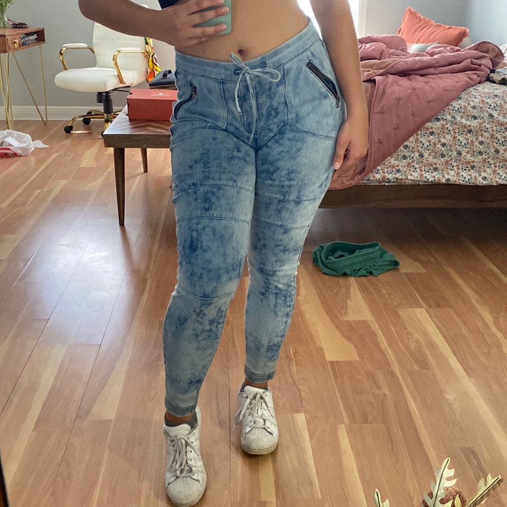 Stretchy jeans/begging with zipper pockets